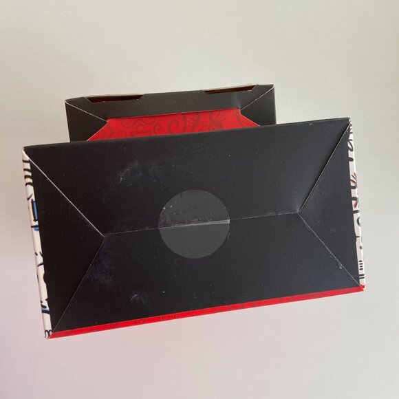 Friends TV Show Gift Set Featuring Tips To Toes Body Wash & Hand Balm + Trivia Q - Picture 9 of 12